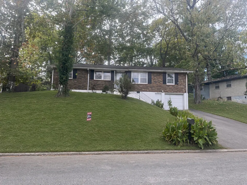 111 Cherokee Hills Dr