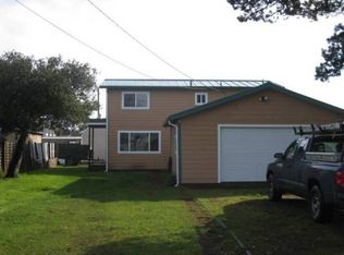 140 N 7th, Lakeside, OR 97449