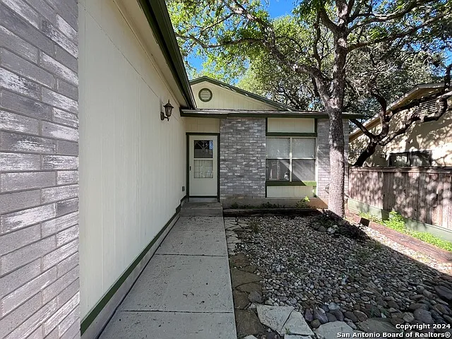 7339 Hunters Land — Photo 3