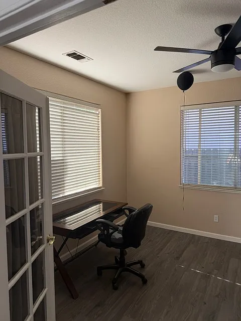 508 Lassen Way - 1 — Photo 4