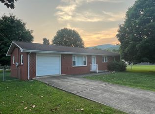 106 Herbert Taylor Ln, Elizabethton, TN 37643