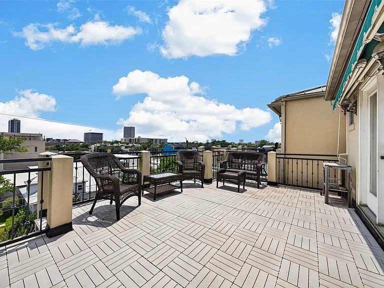 128 Drew St — Photo 42