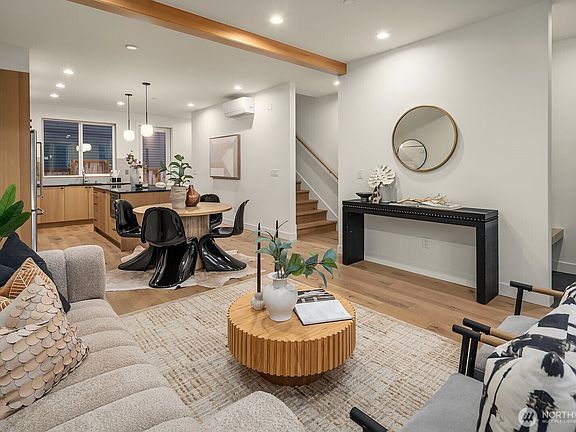 4th image of 1808 E Mercer Street