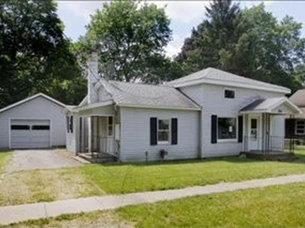 118 Maple St, Galesburg, MI 49053