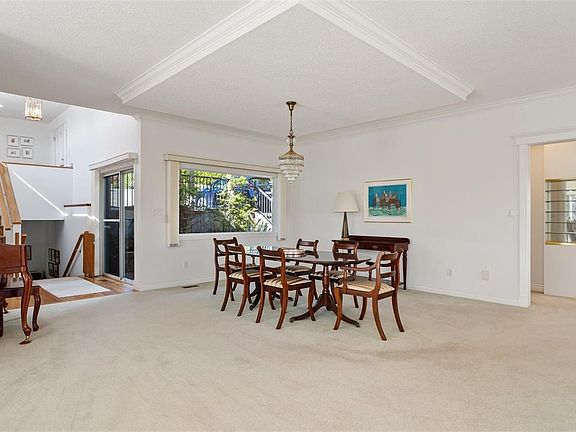 5th image of 928 Cobblestone Ln