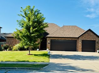 2503 Tupelo Ave, Bentonville, AR 72712