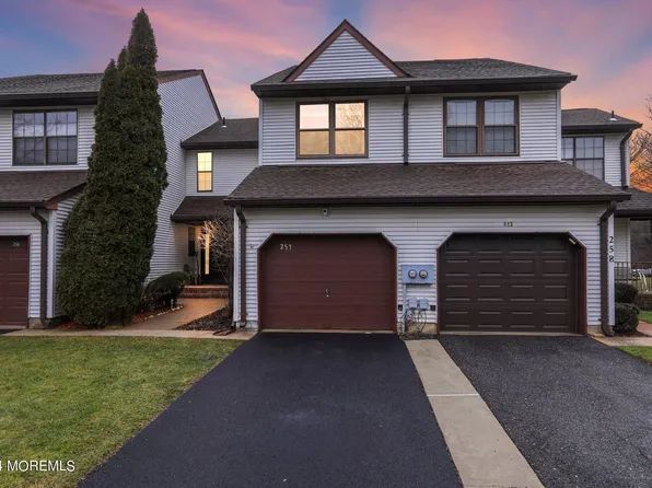 257 Longwood Drive #25-7, Manalapan, NJ 07726