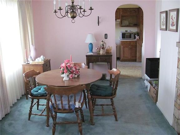 5th image of 109 Blue Grass Dr
