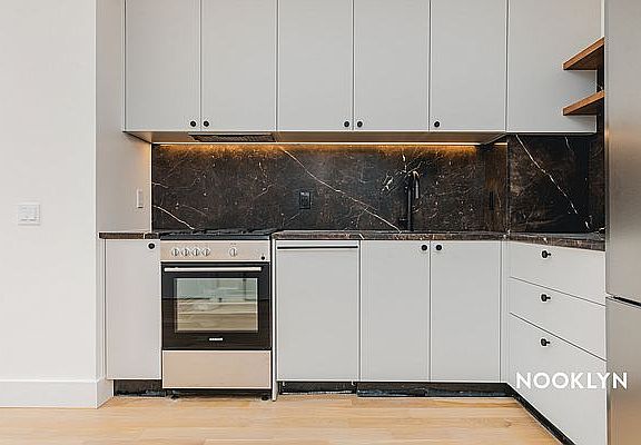 3rd image of 250 Gold St #833