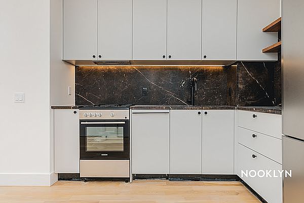 1st image of 250 Gold St #933