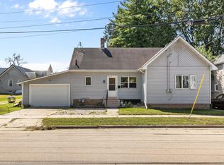 22 E 12th St, Clintonville, WI 54929