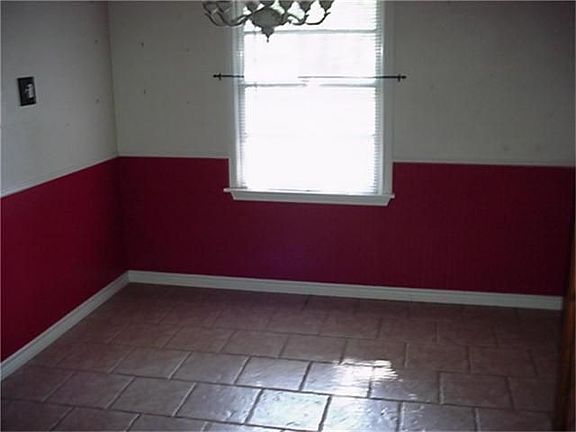 4th image of 1301 Strickland St