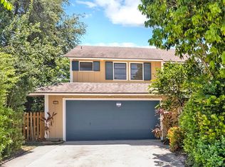 390 NW 35th Ln, Boca Raton, FL 33431