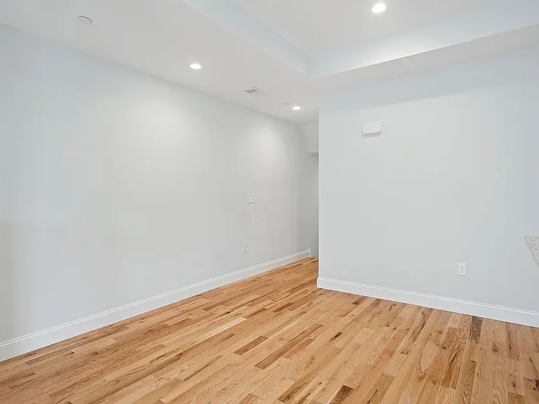 Paul's Place — Photo 21