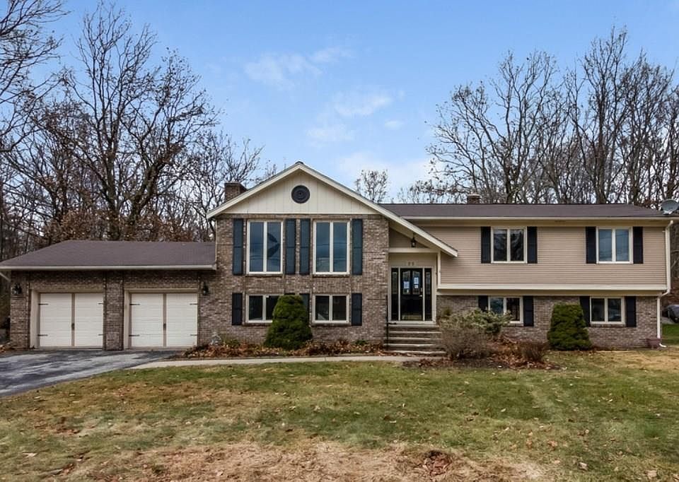 1st image of 25 Sherri Dr