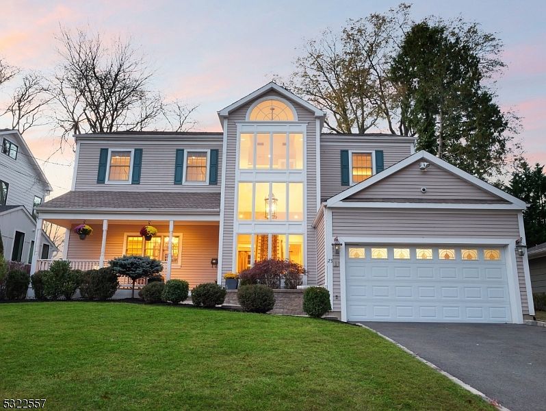 1st image of 23 Canterbury Ln
