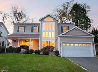 23 Canterbury Ln, Short Hills, NJ 07078