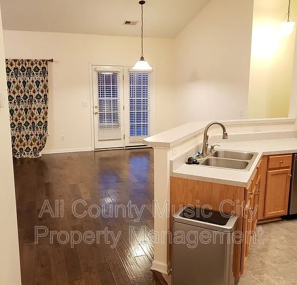 905 Weatherside Ct — Photo 7