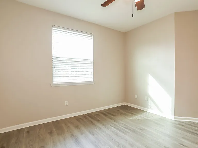 3041 Holly Grove Ln — Photo 11