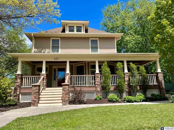 627 E 8th St, York, NE 68467