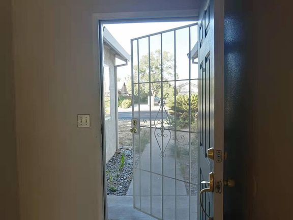 4th image of 1041 Brick & Tile Cir