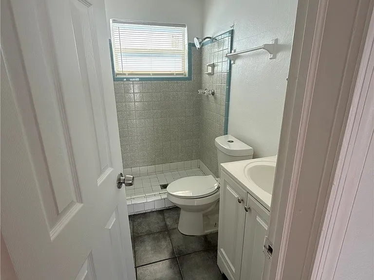 3049 2nd St #2 — Photo 7