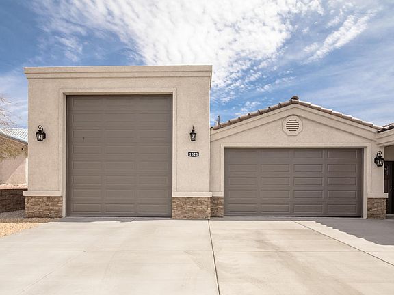 3rd image of 1020 Feather Palm Dr