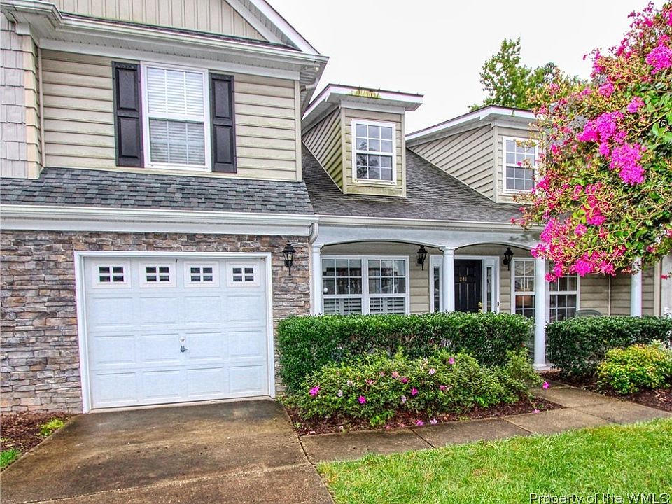 1st image of 203 Desmonde Ln