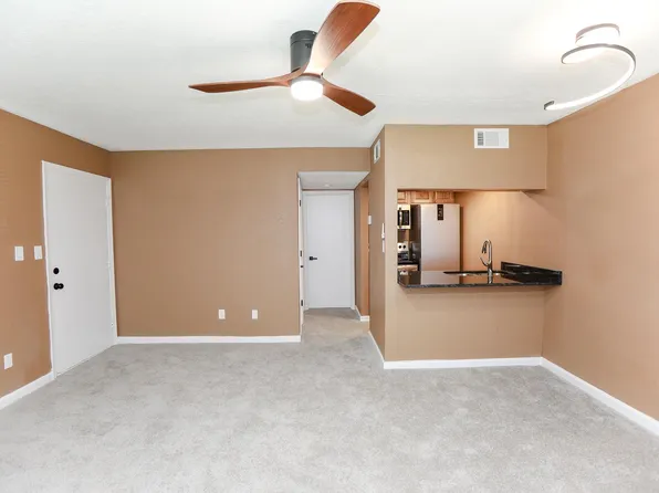 203 Pacific Dr, Hampton, VA 23666