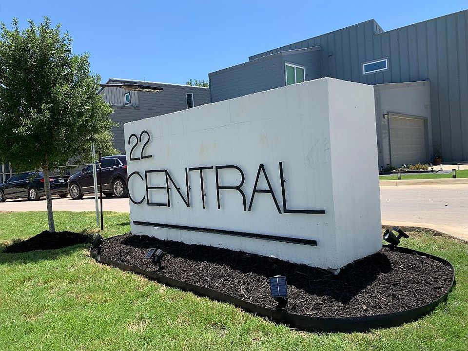 1st image of 218 Rainbow Dr