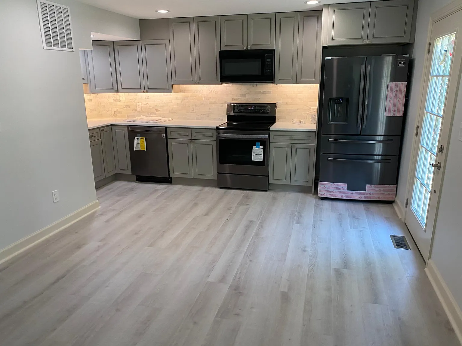 1 bed, 918 sqft, $2,750 — Photo 1