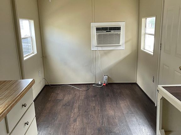 3rd image of 712 19th St Lot 10