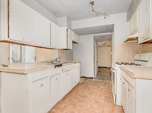 4th image of 1043 Ashridge Ln
