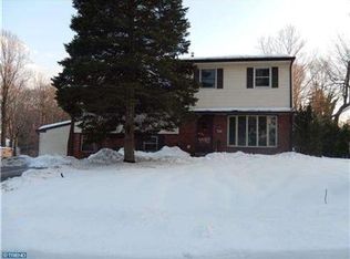 401 Candlewood Rd, Broomall, PA 19008