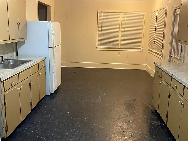 2913 Walnut Ave — Photo 8
