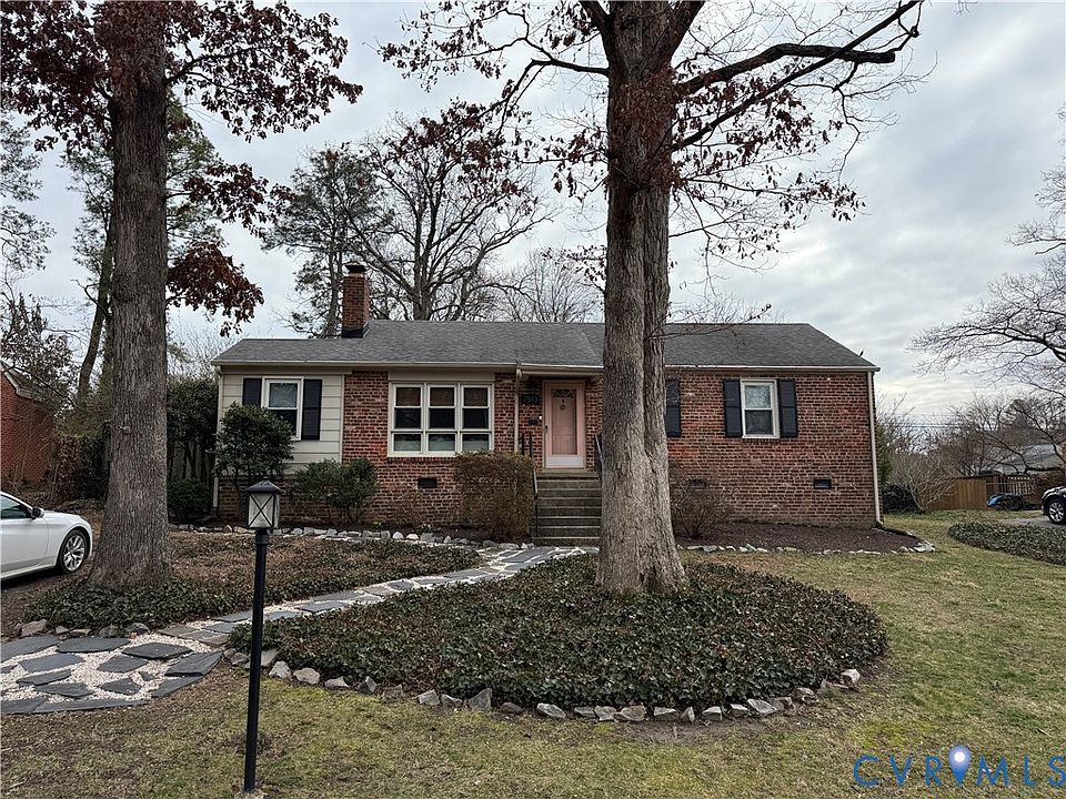 2nd image of 7513 Woodley Rd
