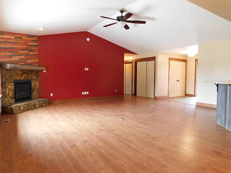 117 Whispering Meadows Trl — Photo 3