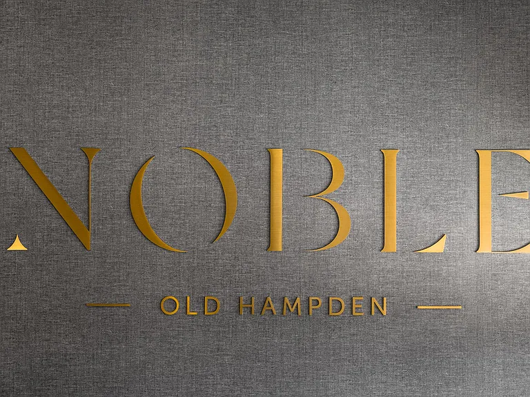 Noble Old Hampden — Photo 40