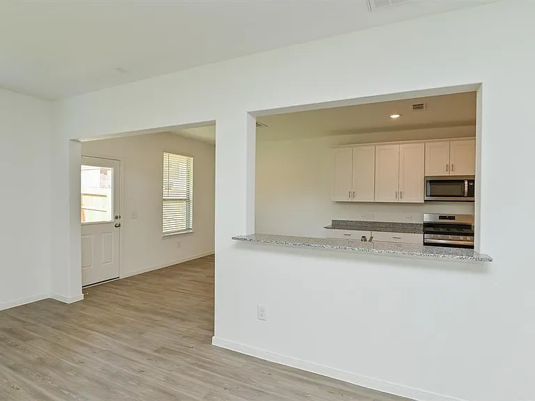 1005 Greenshank Dr — Photo 5