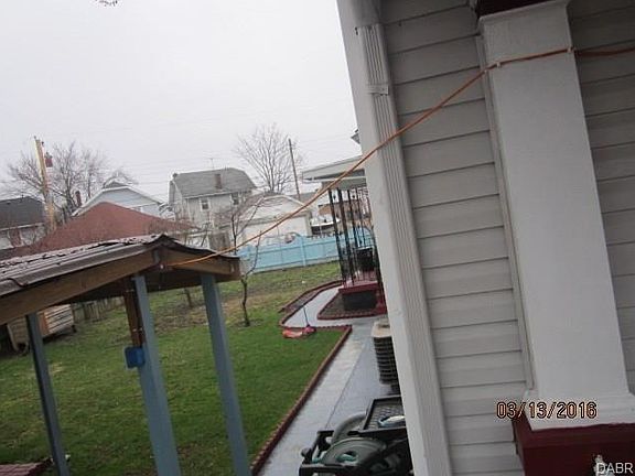 3rd image of 1046 Linden Ave