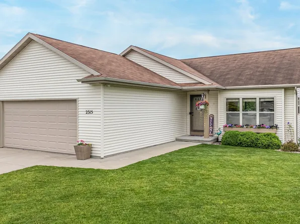 2315 Meadow Flower Ct, Neenah, WI 54956