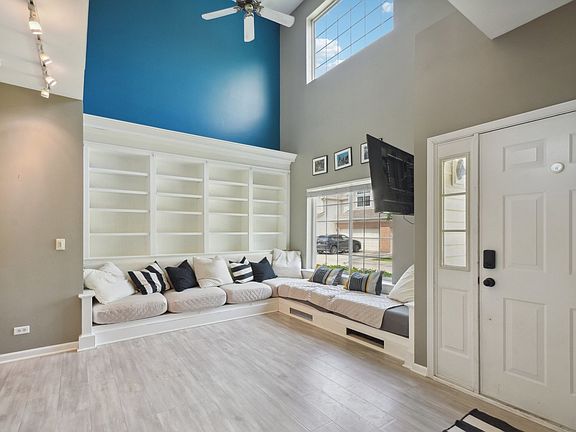 3rd image of 281 Nicole Dr Unit A
