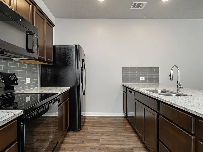 1129 Trellis Pass — Photo 18