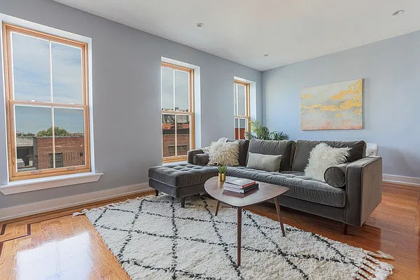 Sold by Brooklyn Bridge | media 1