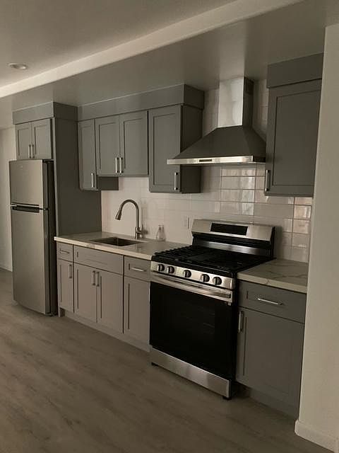 1st image of 720 41st Ave Unit 18