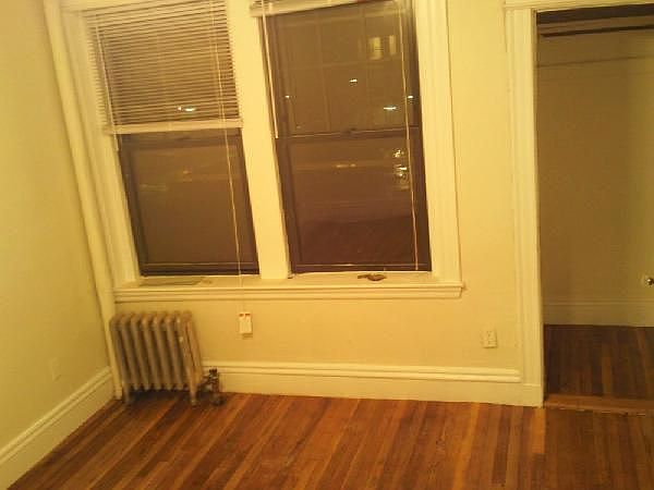 2nd image of 56 Queensberry St APT 18F
