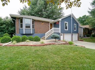 1812 SW Westview Cir, Blue Springs, MO 64015