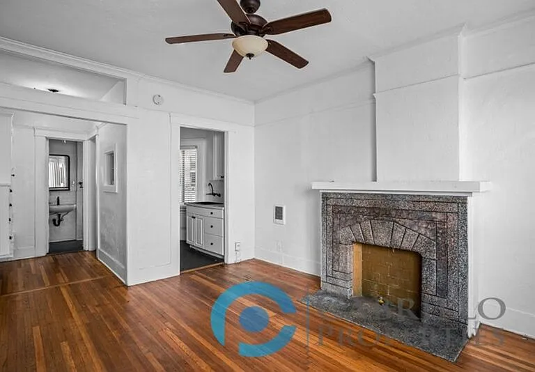 415 E Juniper St — Photo 3
