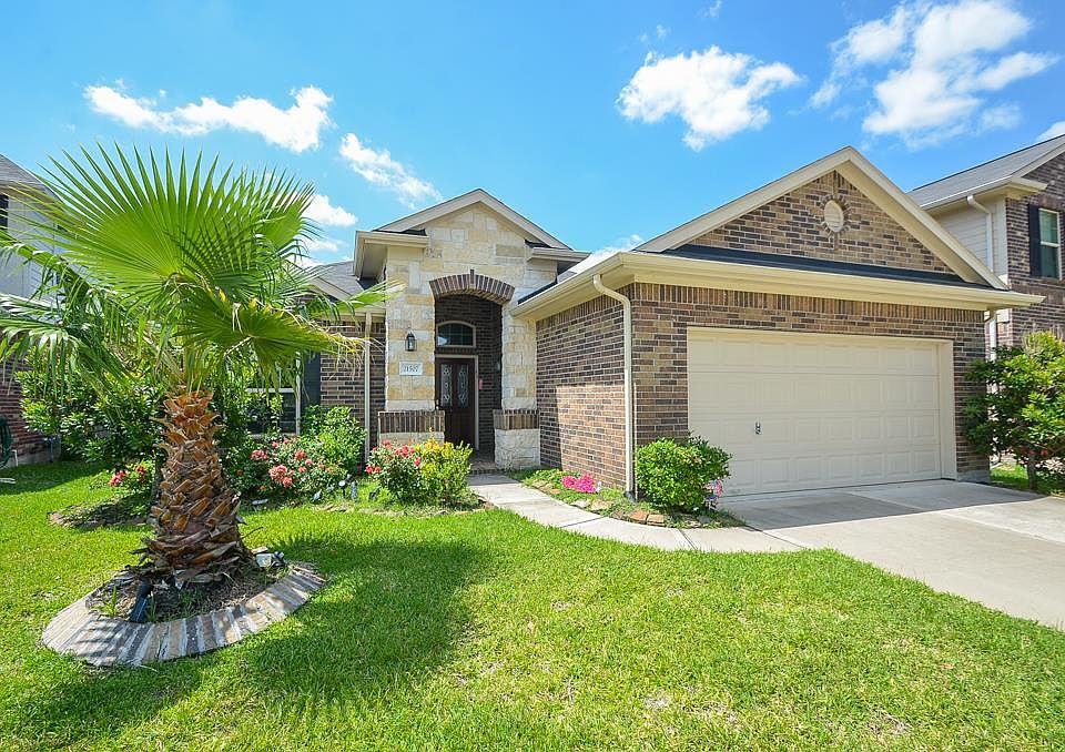 1st image of 21507 Palaramo Ct