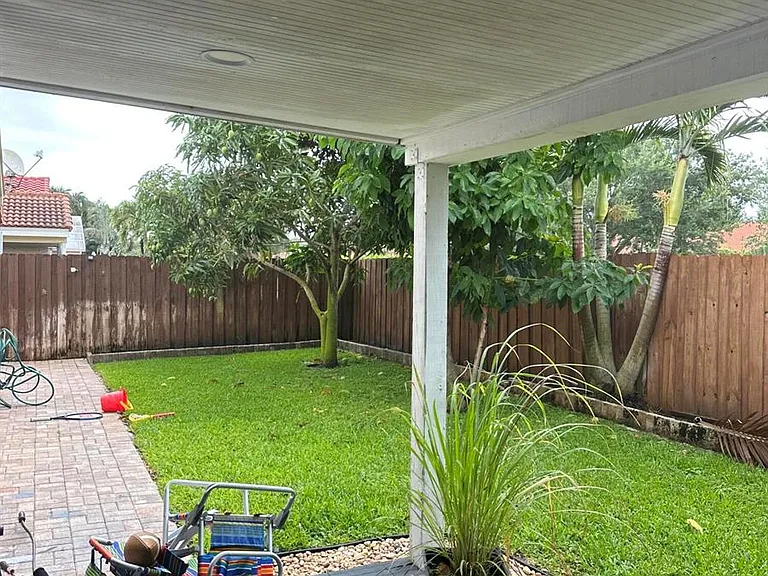 8202 White Rock Cir — Photo 10